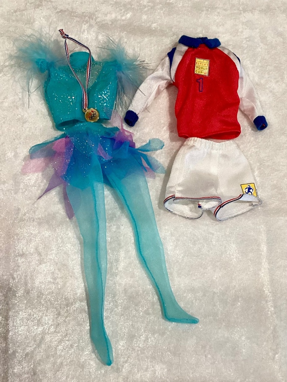 Lot of 2 Vintage 1997 Barbie Sports Outfits FIFA World Cup & Olympic Skater